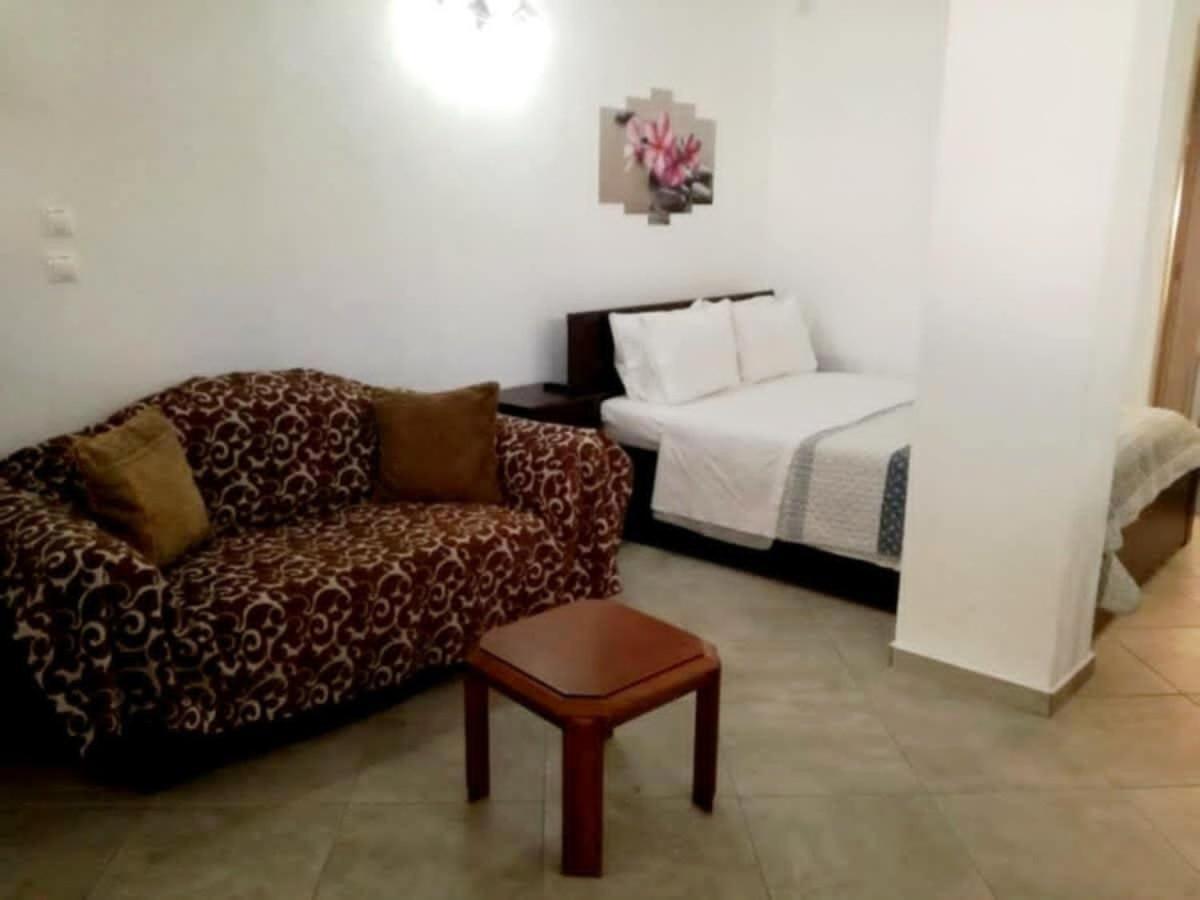 Maria'S Cozy Basement Studio ! Volos Exterior photo