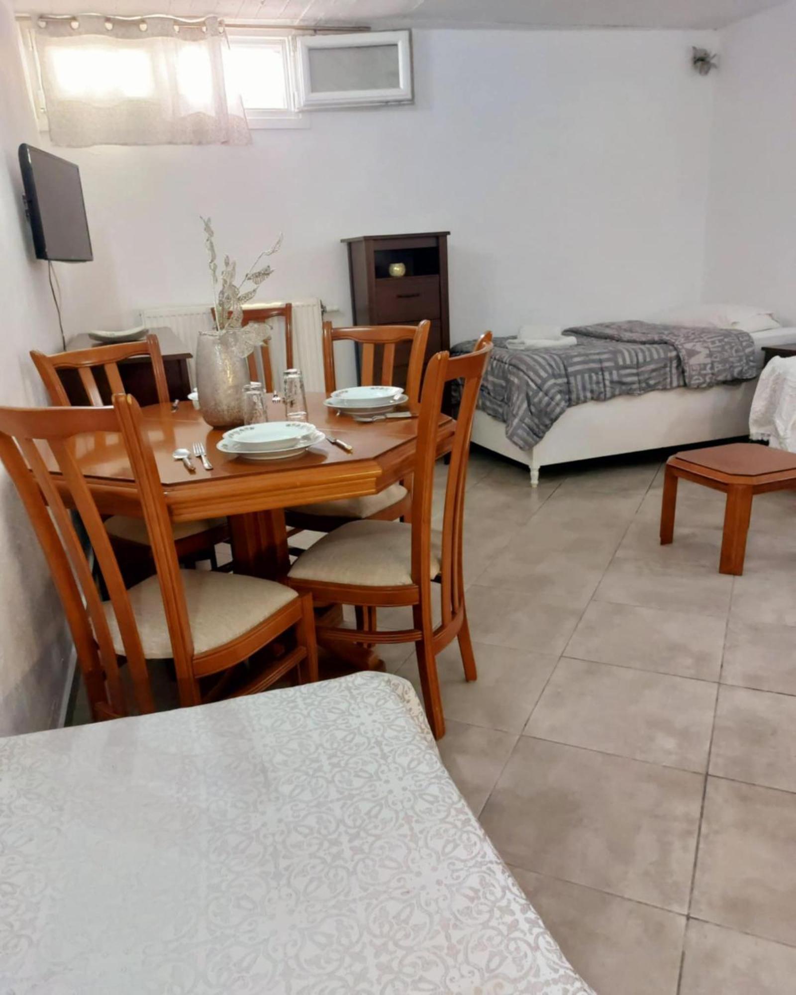 Maria'S Cozy Basement Studio ! Volos Exterior photo