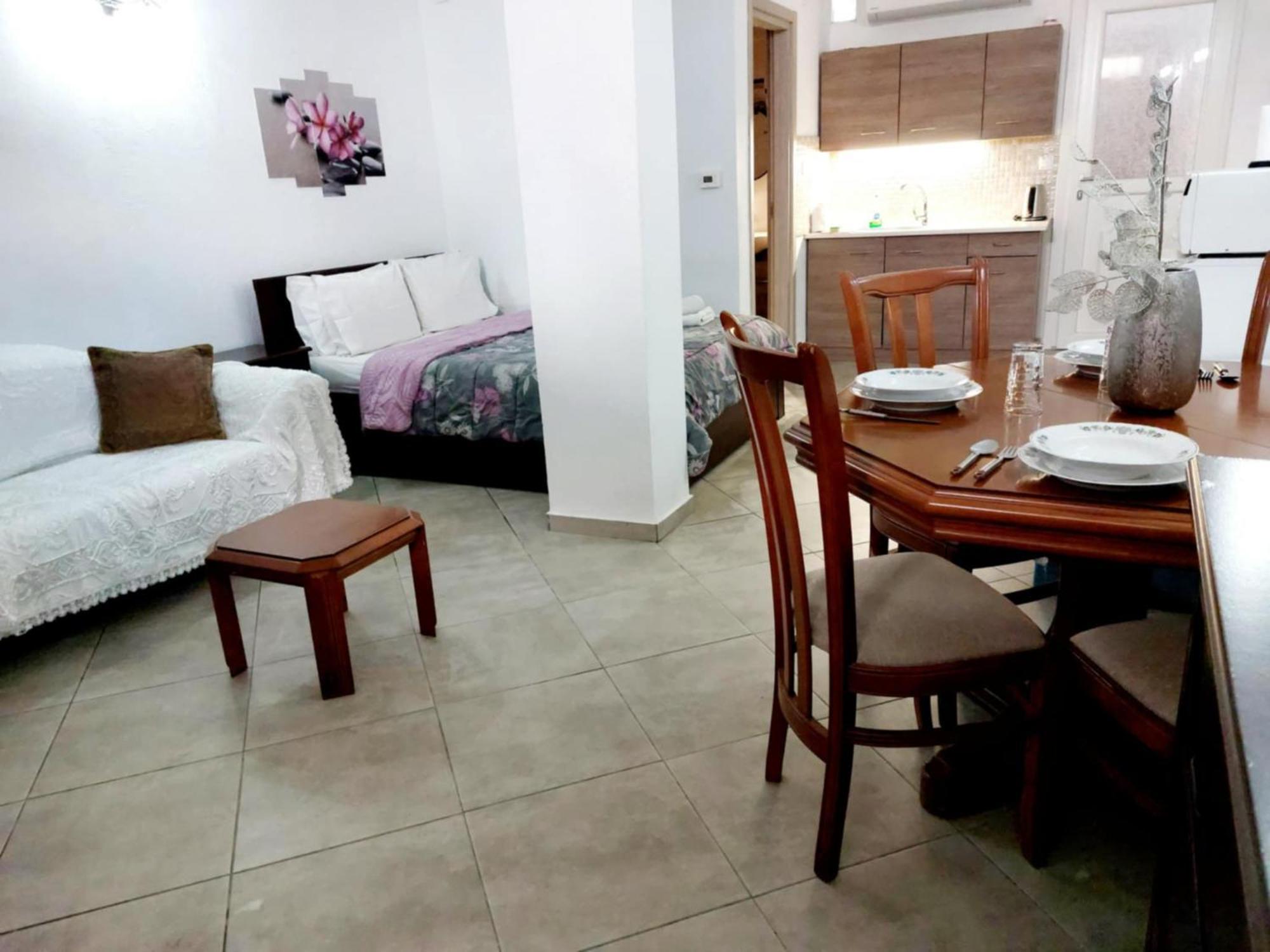 Maria'S Cozy Basement Studio ! Volos Exterior photo